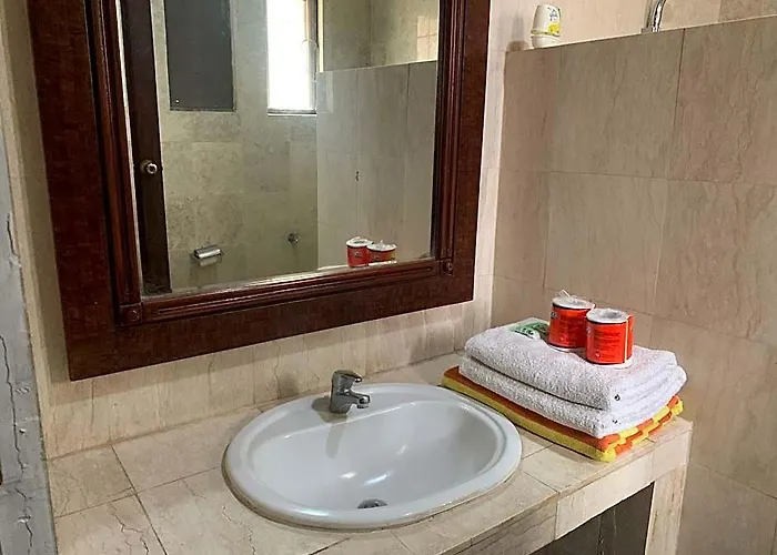 Apartment Lumbung *