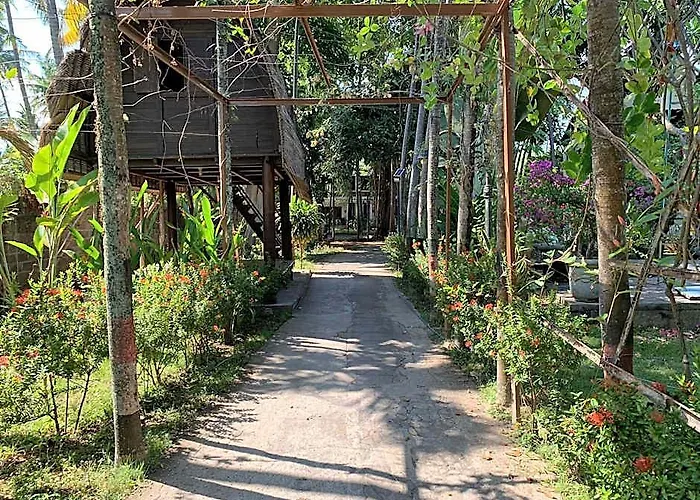 Lumbung Apartment Lovina (Bali)